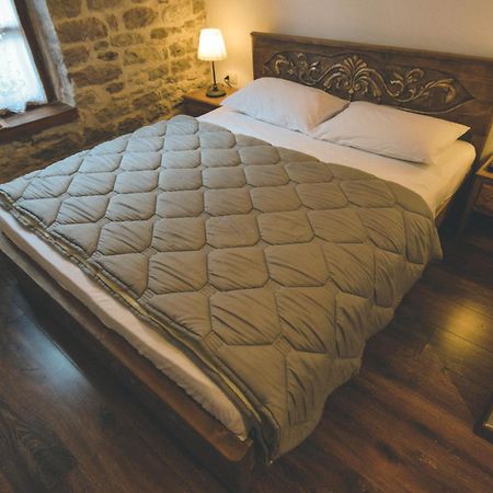 4 Rooms Gjirokastra Bagian luar foto