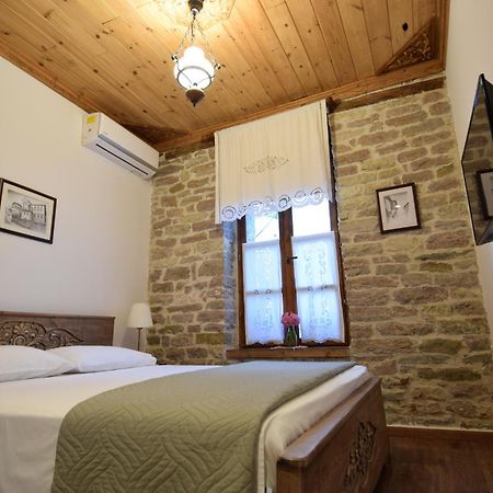 4 Rooms Gjirokastra Bagian luar foto