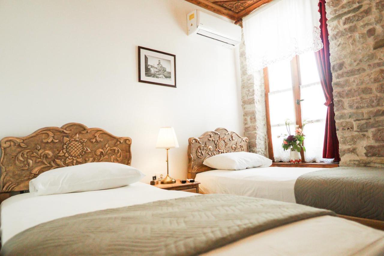 4 Rooms Gjirokastra Bagian luar foto