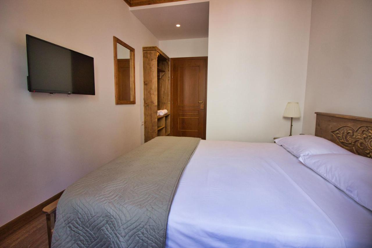4 Rooms Gjirokastra Bagian luar foto