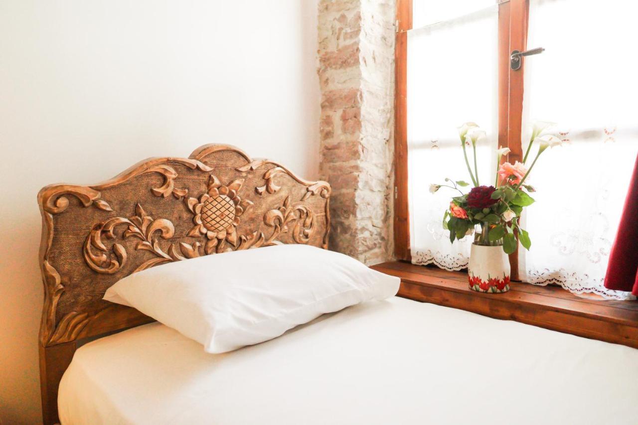 4 Rooms Gjirokastra Bagian luar foto