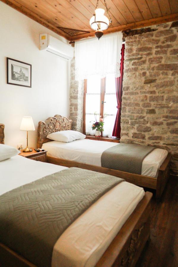 4 Rooms Gjirokastra Bagian luar foto