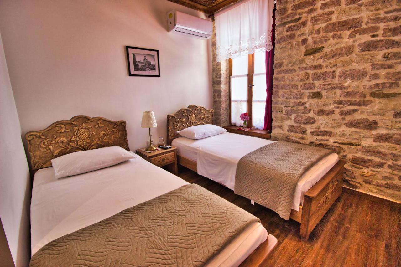 4 Rooms Gjirokastra Bagian luar foto