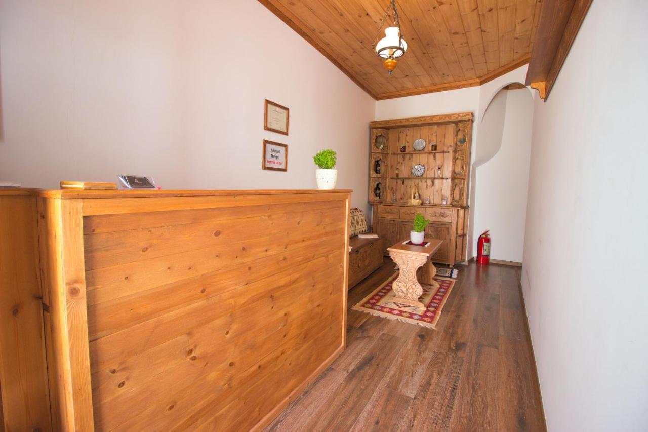 4 Rooms Gjirokastra Bagian luar foto