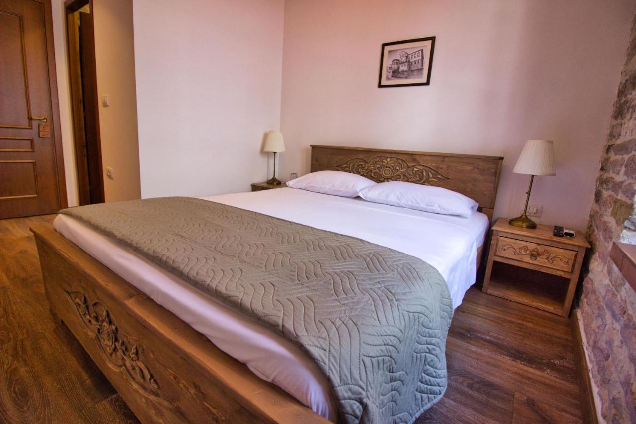 4 Rooms Gjirokastra Bagian luar foto