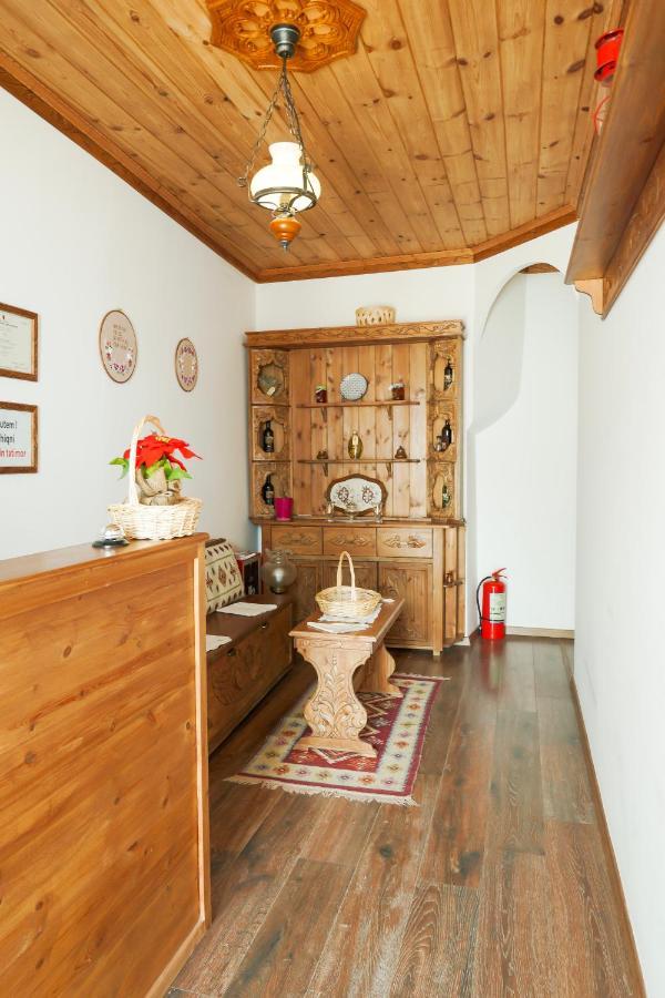4 Rooms Gjirokastra Bagian luar foto