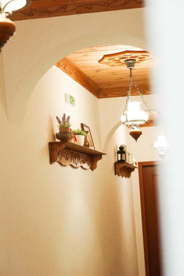 4 Rooms Gjirokastra Bagian luar foto