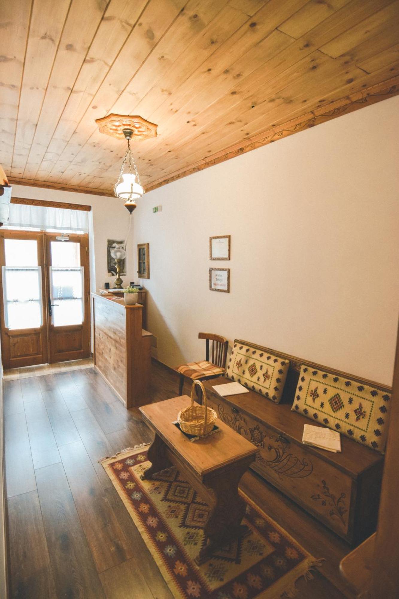 4 Rooms Gjirokastra Bagian luar foto